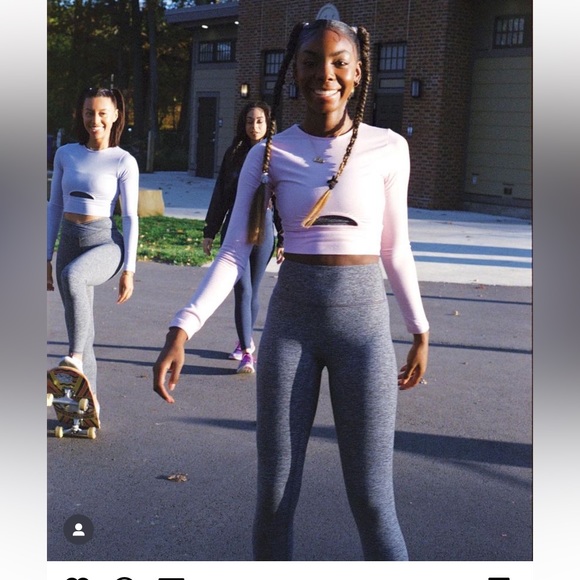 💜Lavender cropped long sleeve top. Size Large. NWT.💜 - Picture 1 of 11